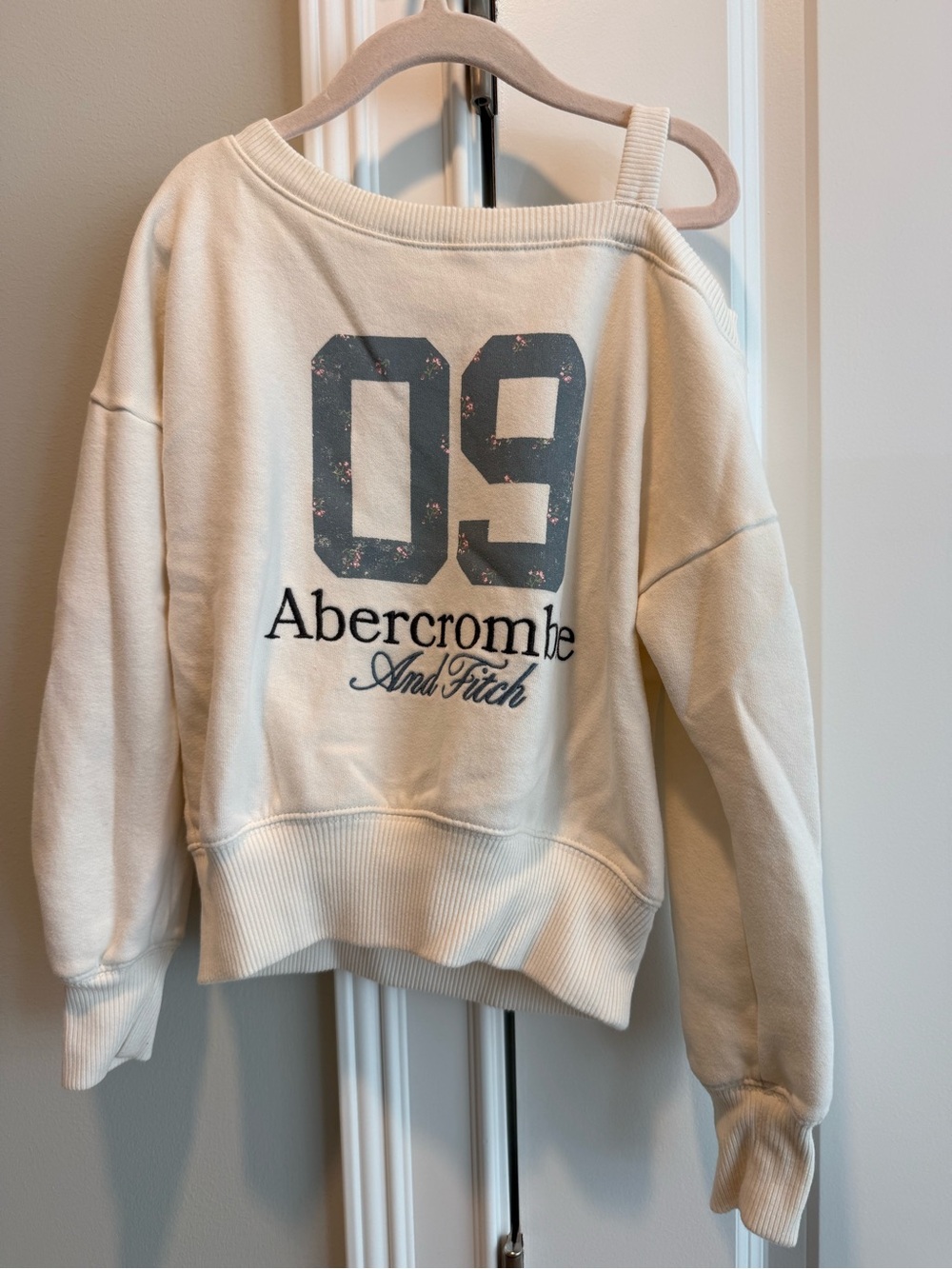 Abercrombie & Fitch Cream Off-Shoulder Sweatshirt with Gray '09' Graphic